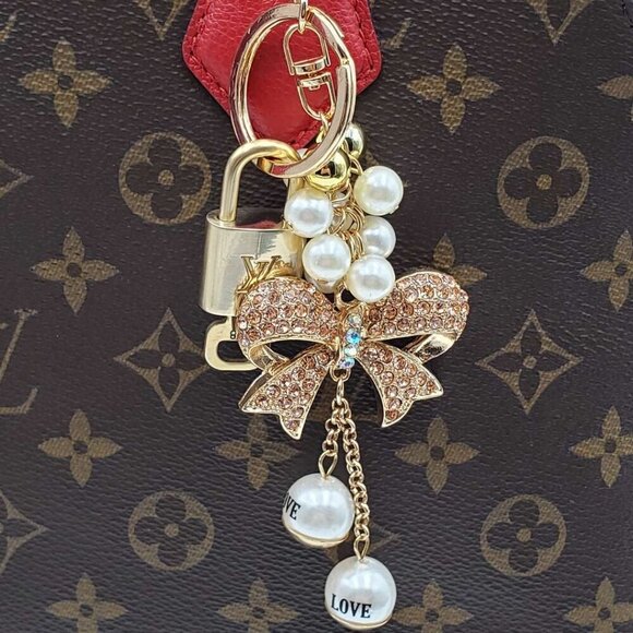 Authentic Louis Vuitton Lock & Key with unbranded Bagcharm, Keycharm 112125 - Picture 7 of 8